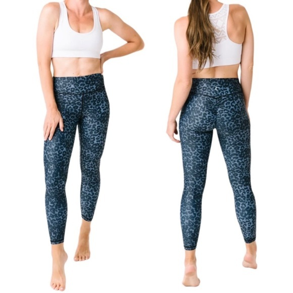 Zyia Stone Leopard‎ Animal Print Scrunchy Light & Luxe Athletic Leggings 4 - Picture 1 of 8